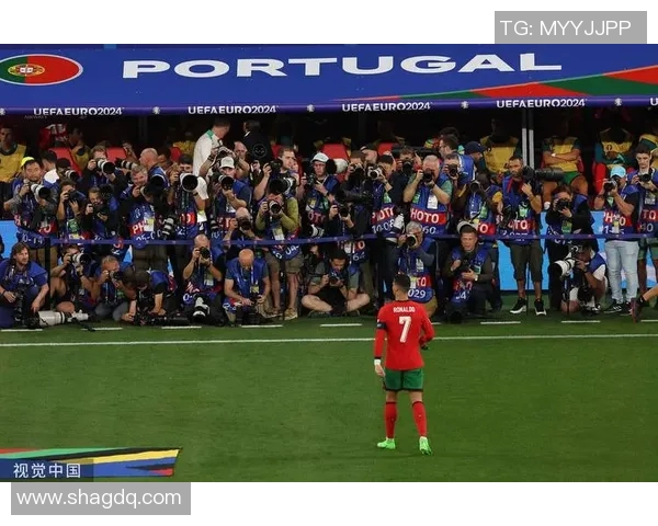 C罗在国际赛场上对阵比利时的精彩表现与历史交锋回顾